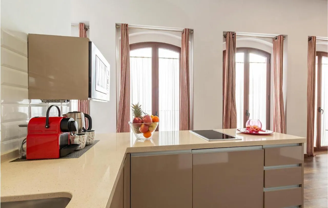 Cozy Apartment In Sevilla With Kitchen Seville